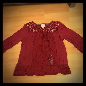 Knox Rose 3/4 sleeve shirt.